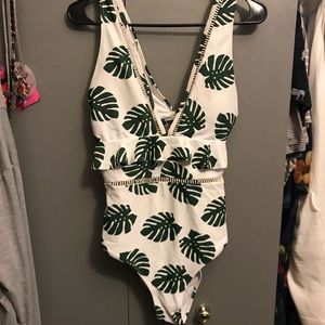 Cupshe one piece size large